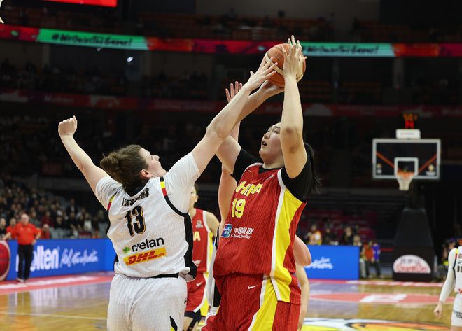 张子宇20+11难救主 中国女篮不敌比利时