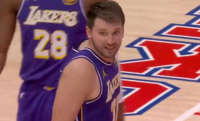 湖人双杀火箭 詹姆斯东契奇联手制胜 湖人稳居西