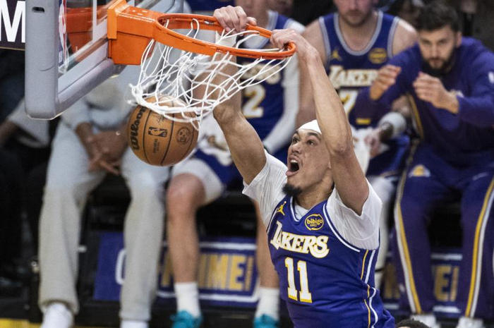 湖人替补双星爆发 海斯19+7+2盖帽助队大胜奇才