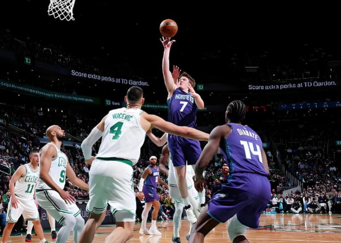 新秀克尼普尔低迷难救主，弗拉格爆发领跑最佳