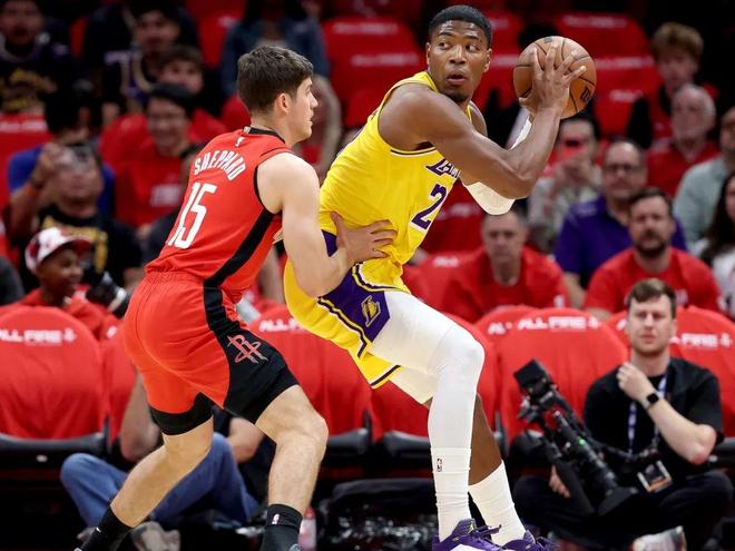 湖人残阵力克火箭，詹姆斯逆境救主助球队3-0夺